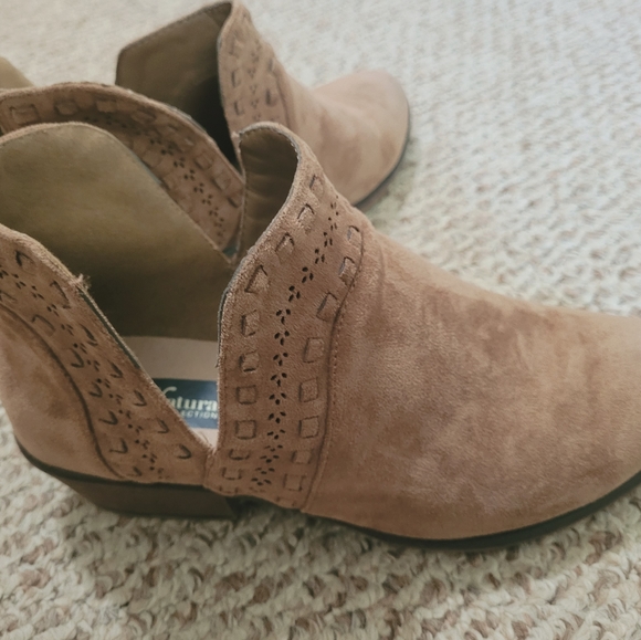 Natural Reflections ankle bootie - Picture 8 of 9